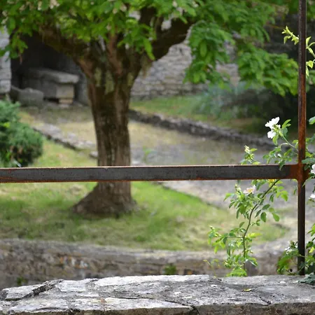 Dans Les Gorges De L'aveyron 別荘 Varen